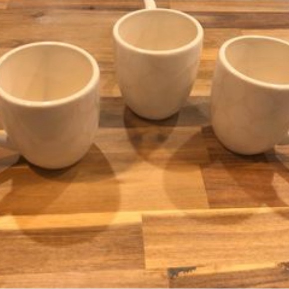 18 Piece White/Off White Poka Dot Cotton Color Dinnerware Set - Picture 4 of 5